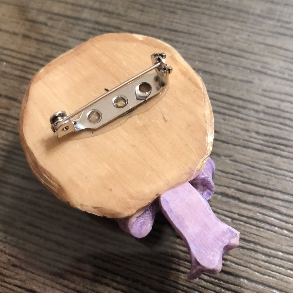 Vintage Resin Straw Hat Pin with Flowers, Purple Bow, Bonnet - Picture 7 of 16